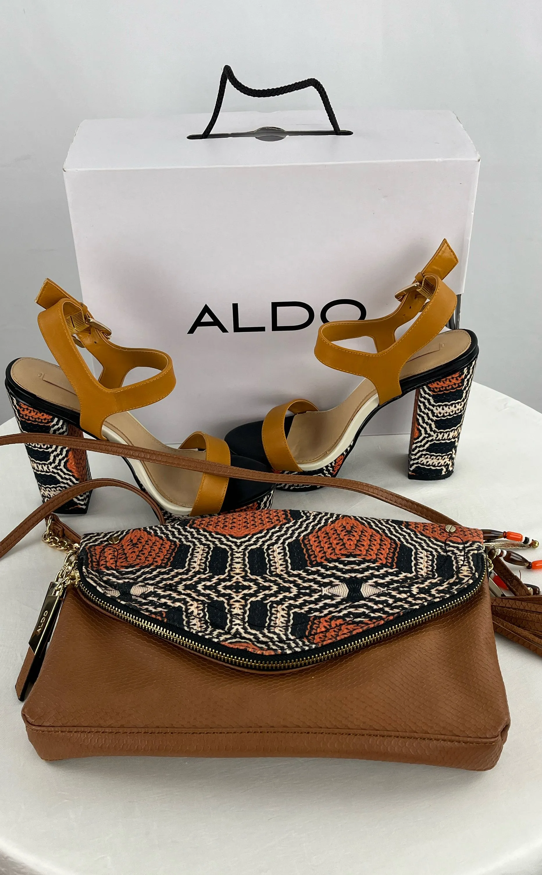 Aldo Women's Mary Jane Heels Size 6.5 & Matching Crossbody Purse W/Box