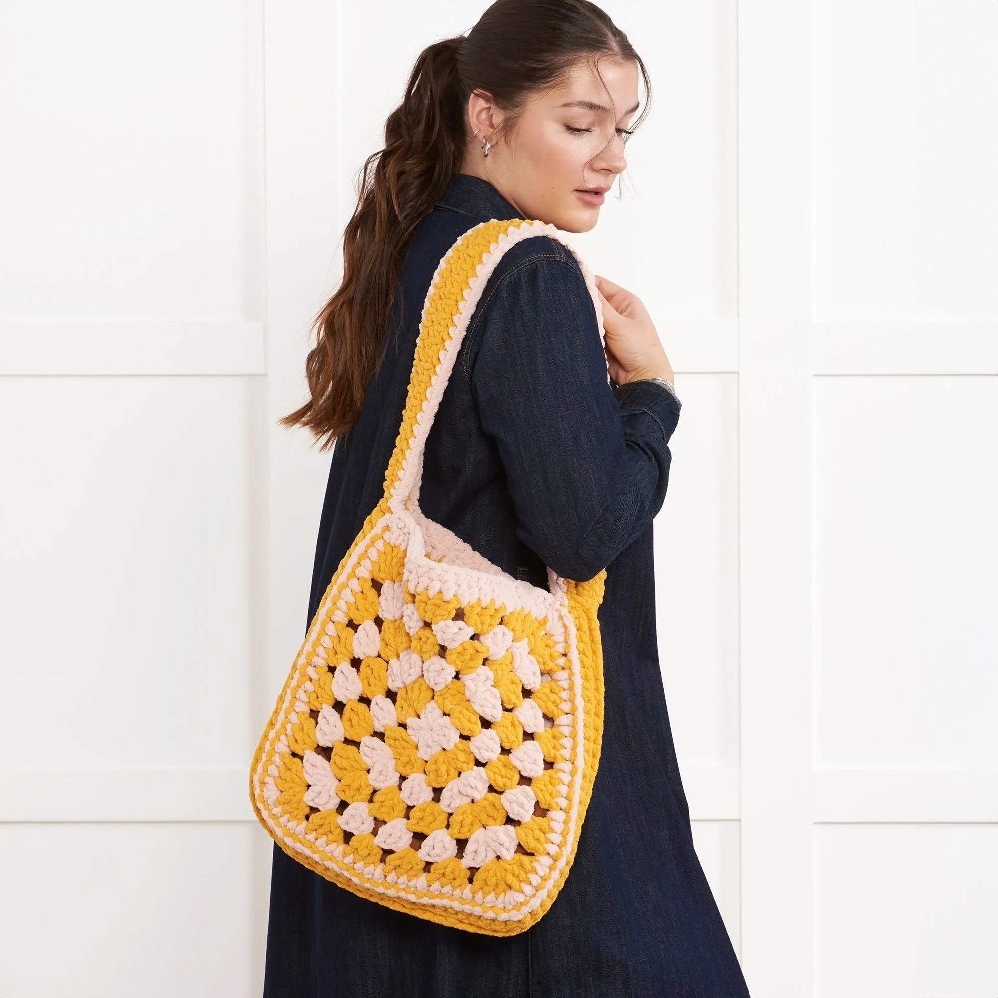 Bernat Crochet Big Granny Tote