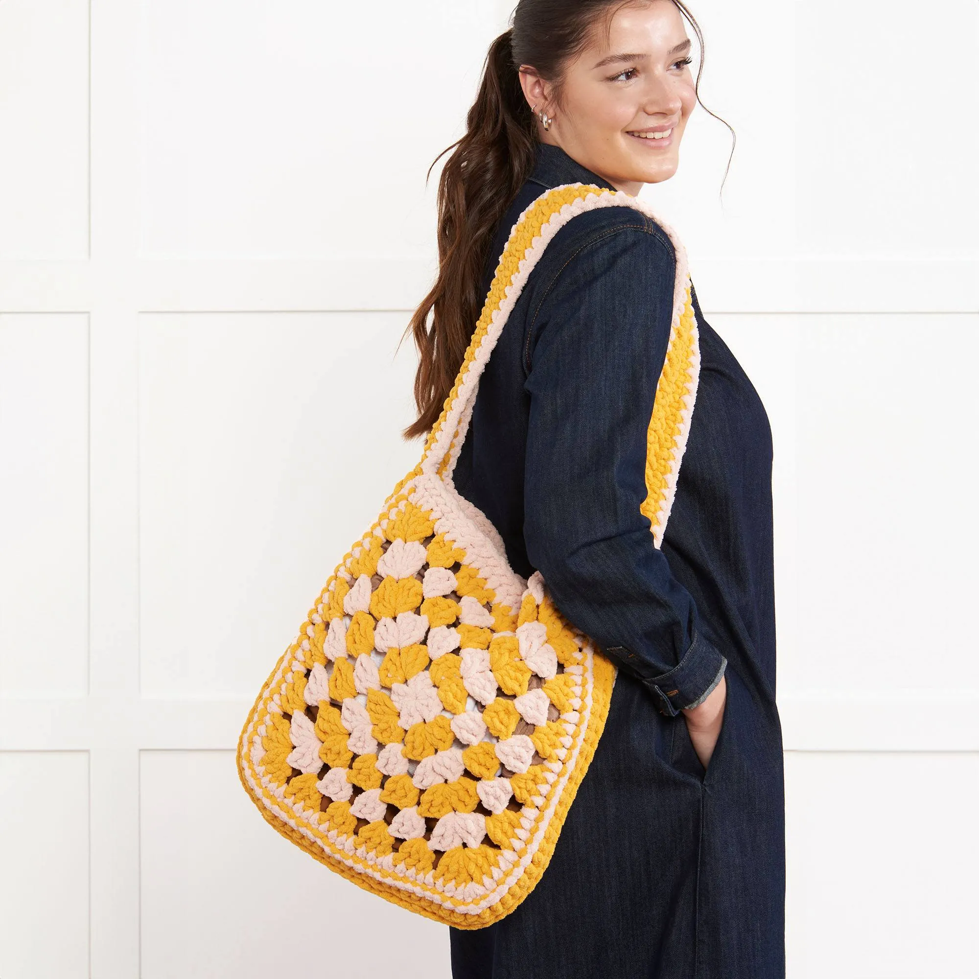 Bernat Crochet Big Granny Tote