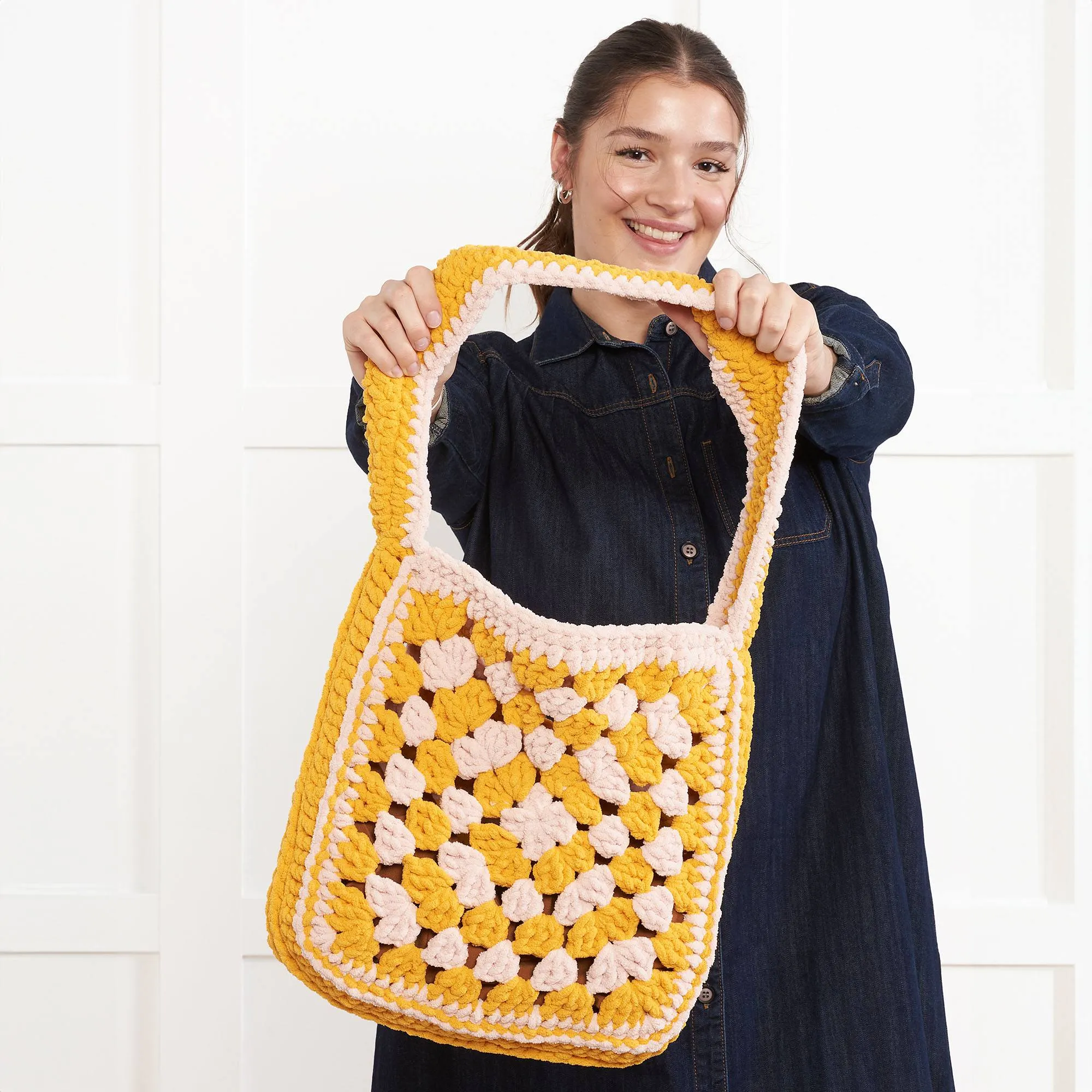 Bernat Crochet Big Granny Tote