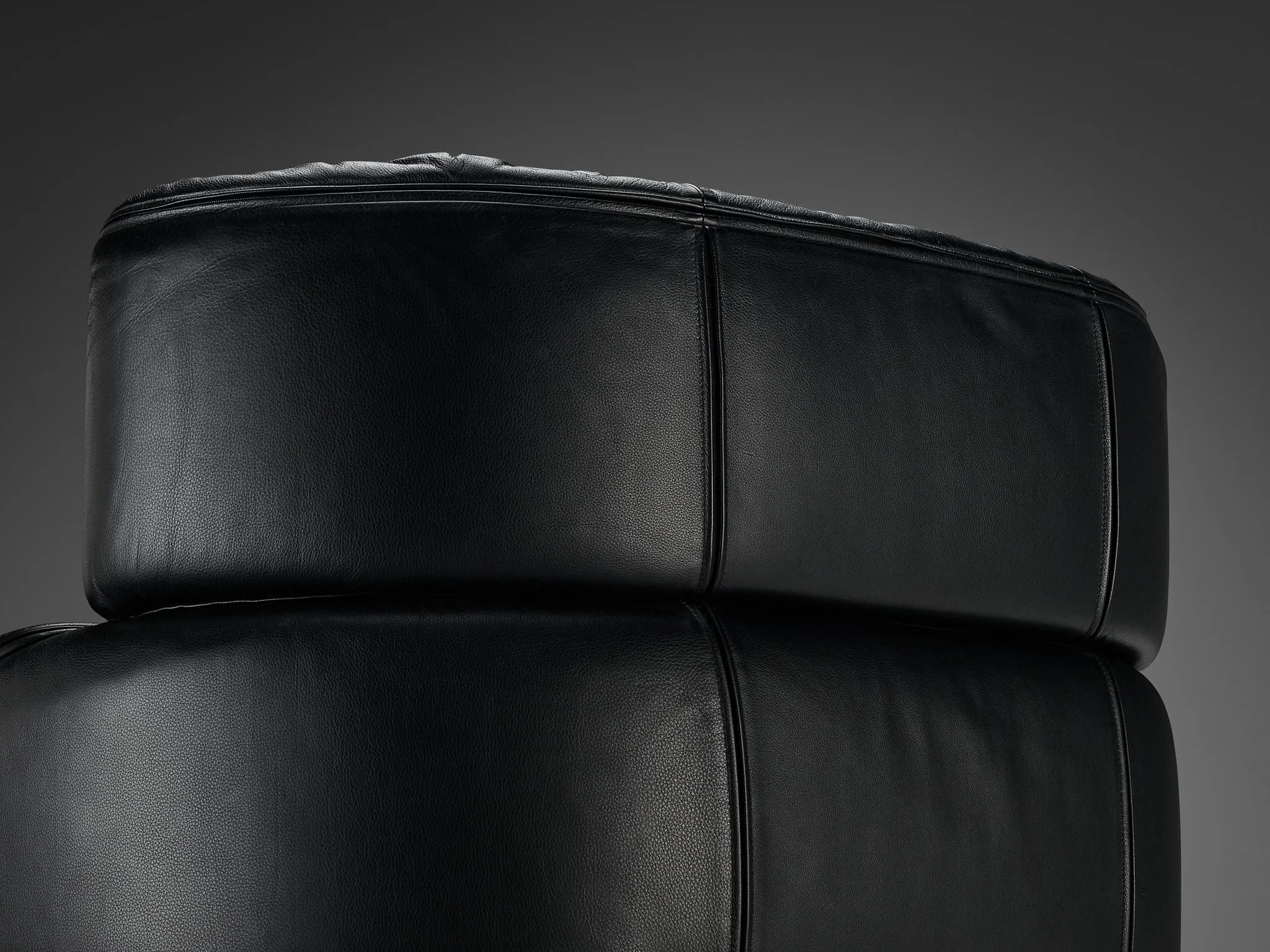 Gianfranco Frattini for Cassina 'Bull' Lounge Chair in Black Leather