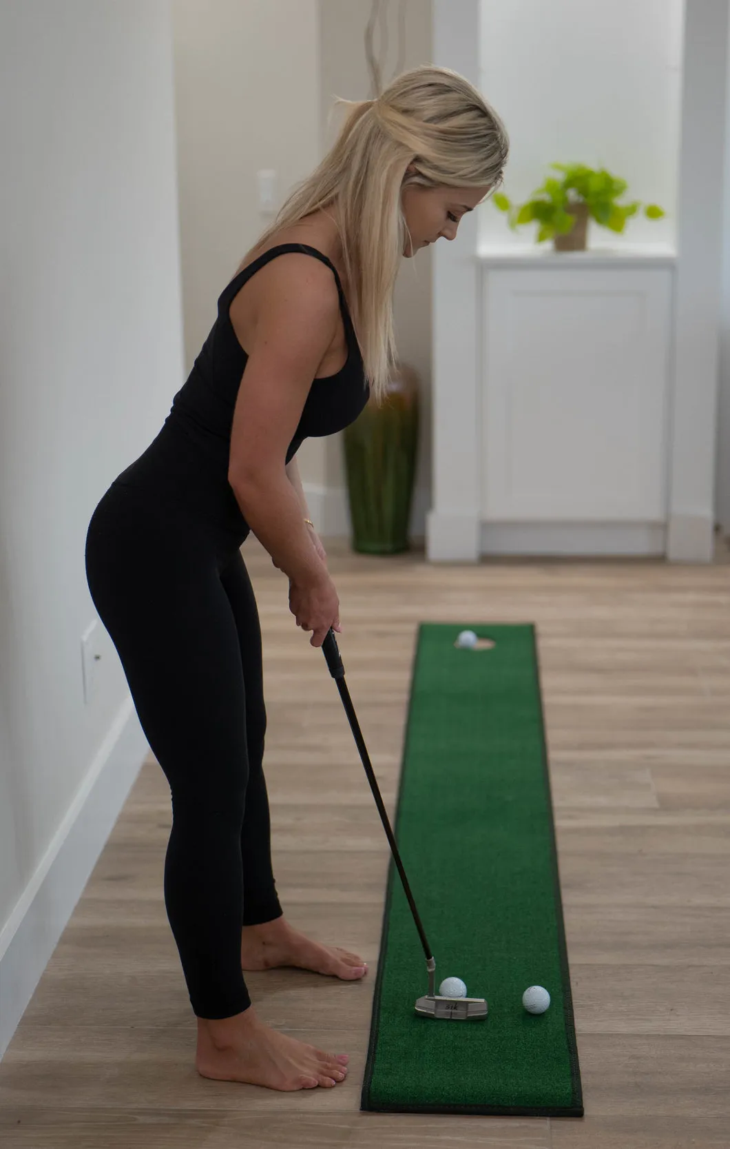 Home Putt - Portable Golf Putting Mat - Perfect Golf Training Aid to Practice your Golf Game Everywhere You Go - 1 Ft by 8 Ft Mini  Golf Putting Green