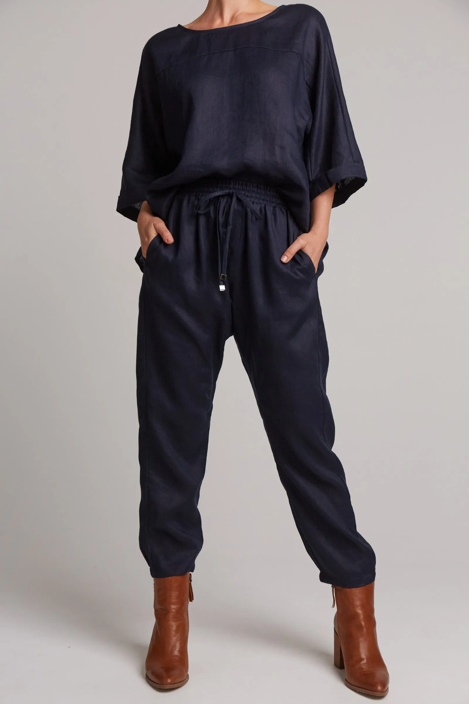 Studio Relaxed Pant - Navy