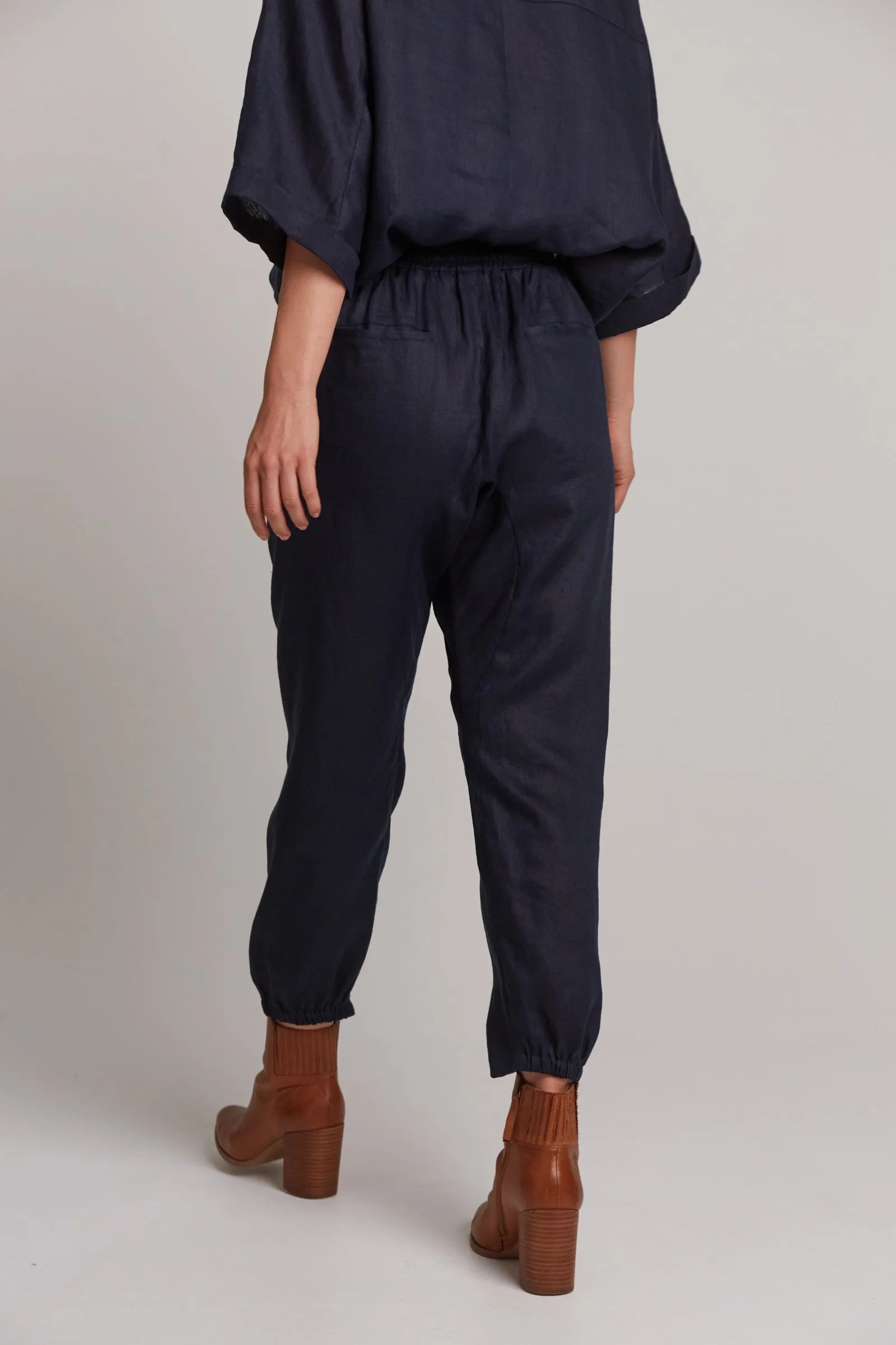 Studio Relaxed Pant - Navy