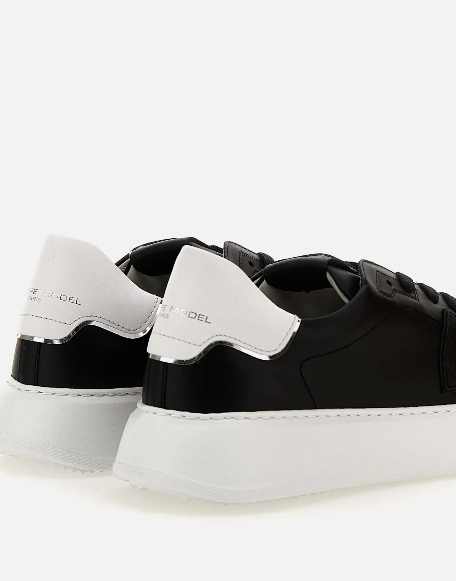 Temple Low Man Veau Sneakers in Black