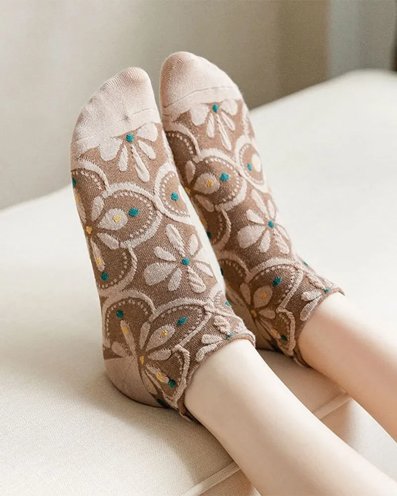 Women's Embossed Floral Cotton Socks