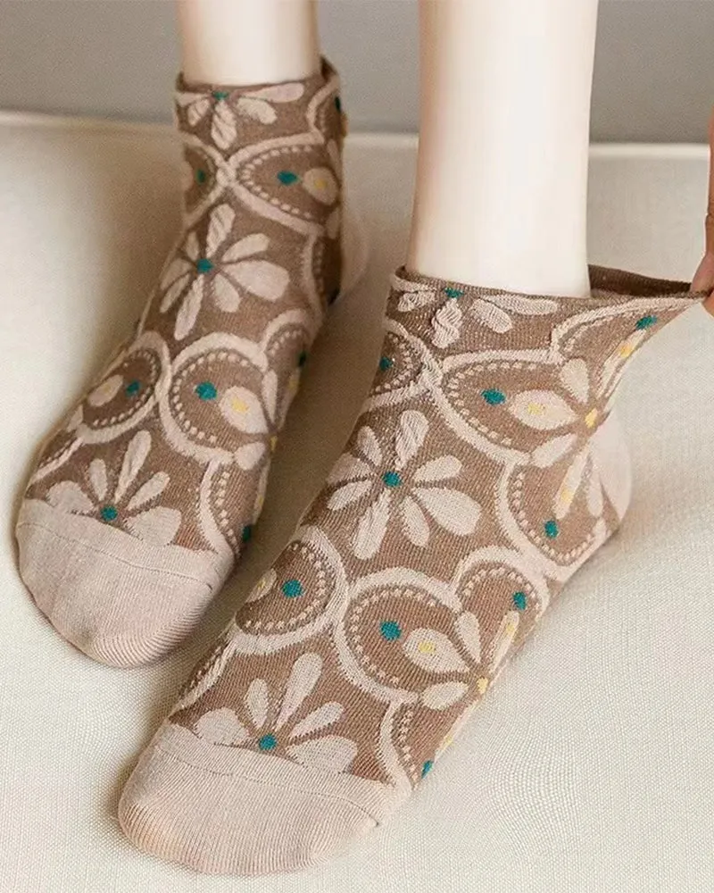 Women's Embossed Floral Cotton Socks