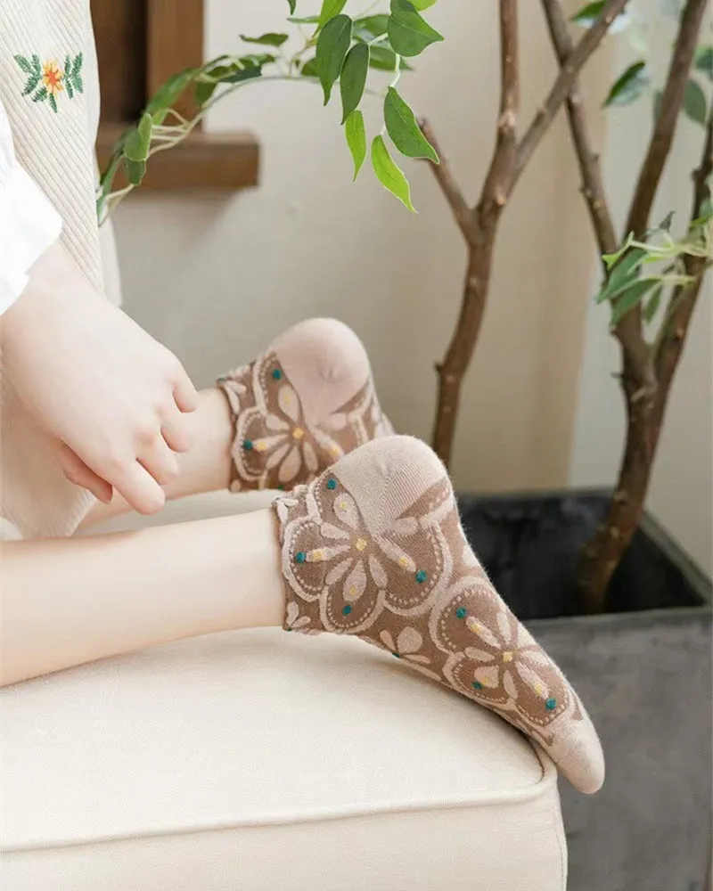 Women's Embossed Floral Cotton Socks