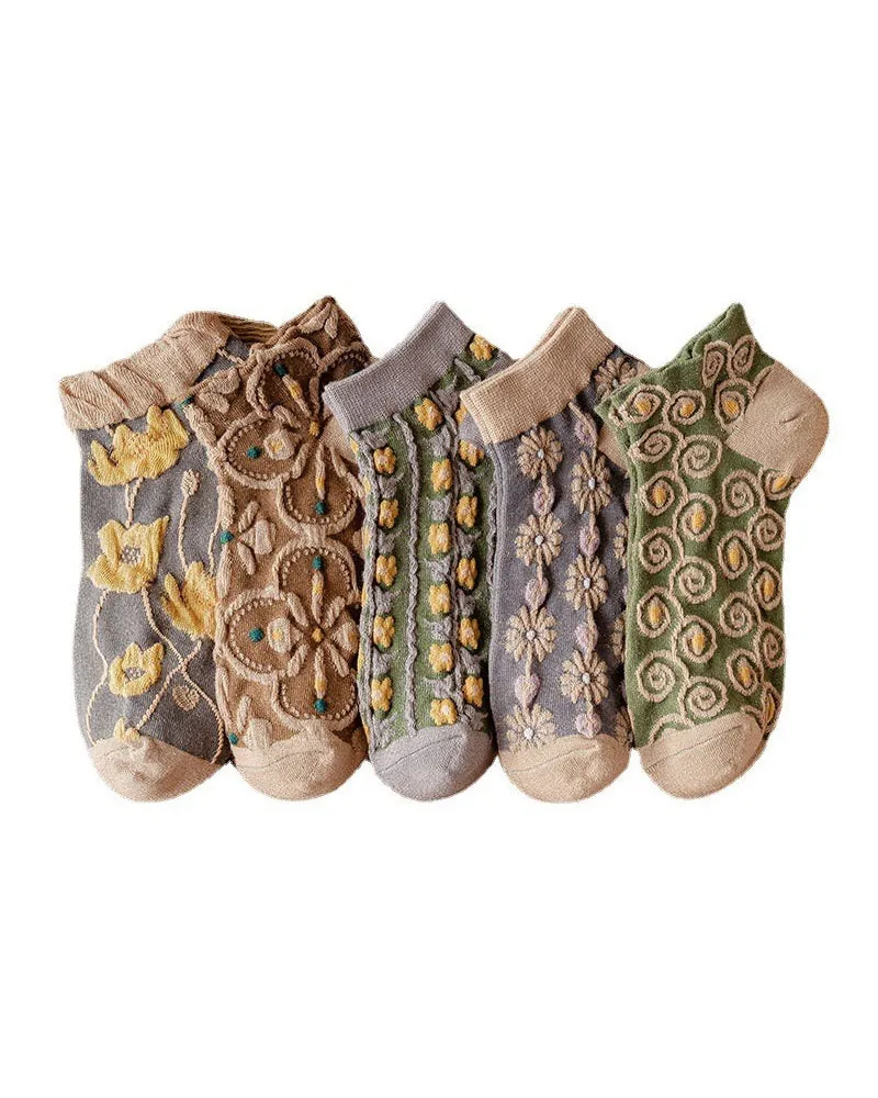 Women's Embossed Floral Cotton Socks